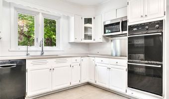 14 Reservoir Ave, Johnston, RI 02919