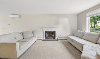 8 Cinnamon Ln, Narragansett, RI 02874