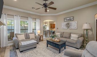 210 Sherwood Dr, Benton, LA 71006