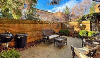 1113 N PITT St #1A, Alexandria, VA 22314