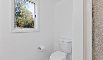 472 Dunn Rd, Belgrade, ME 04917