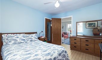 39 Franks Neck Rd, Narragansett, RI 02882