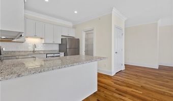 73 W Main St 6, Clinton, CT 06413