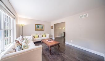 3085 N Foxridge Ct, Ann Arbor, MI 48105