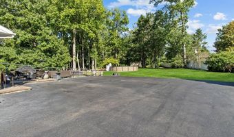 687 Hopping Rd, Belford, NJ 07718