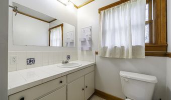 126 Nursery St, Ashland, OR 97520