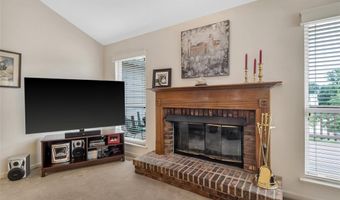 305 Arbor Glen Dr, Ballwin, MO 63021