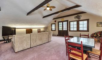 107 Fresh Pond Ln, Brookline, NH 03033
