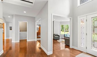 9 Hubbard Rd, Amherst, NH 03031