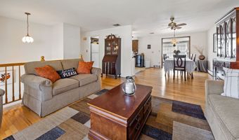 10 Brightwood Ln, Branford, CT 06405