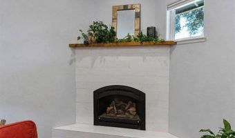 1070 Suzanne Dr, Angels Camp, CA 95222