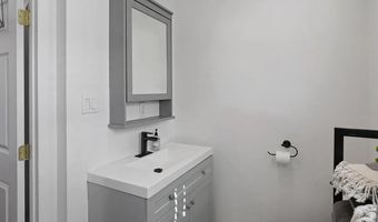 140 SE 4th St, Bend, OR 97702