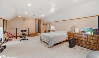 922 3rd Ave, Ackley, IA 50601