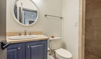 58 S Point Dr, Alexander City, AL 35010