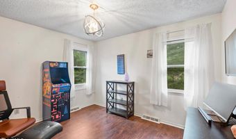 7 Hawthorn Cir, Albany, NY 12203