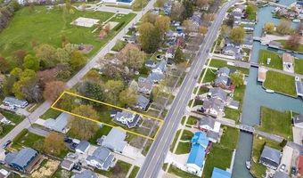 1749 Saint Clair River Dr, Algonac, MI 48001