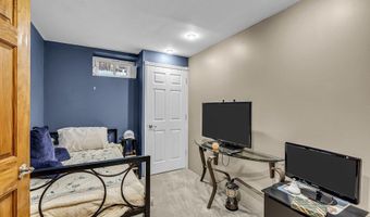 156 Magnolia Ln, Middletown, NJ 07748