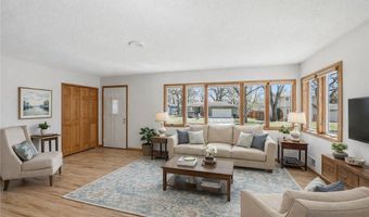 819 9th Ave, Anoka, MN 55303