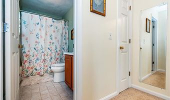 65 Jeri Lynn Cir, Warwick, RI 02886