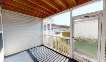 2767 S Knightsbridge Cir, Ann Arbor, MI 48105