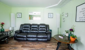 875 Hammond St, Bangor, ME 04401