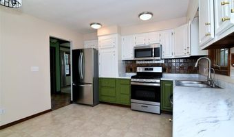 1585 Hemlock Dr, Ashtabula, OH 44004