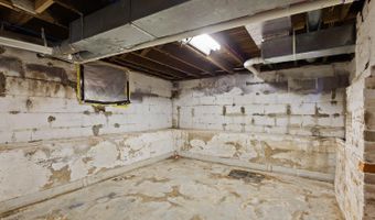 612 N Clinton St, Adrian, MI 49221