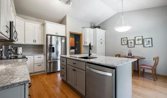 14425 Freesia Way, Apple Valley, MN 55124