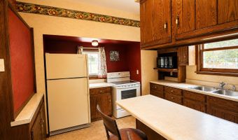 1009 S Kline St, Aberdeen, SD 57401