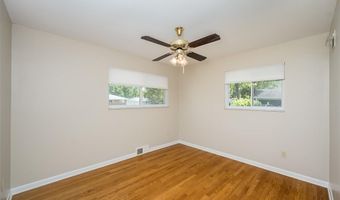 119 Smith Dr, Ballwin, MO 63011
