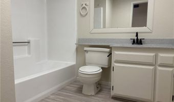 13508 Mohawk Rd, Apple Valley, CA 92308