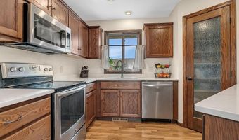 105 Estate Dr, Avon, MN 56310