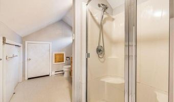 136 Lancaster Ave, Bangor, ME 04401