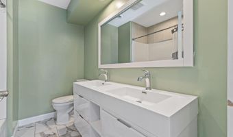 1021 Fremont St, Anoka, MN 55303