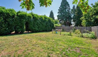 630 COLONIAL Dr, Springfield, OR 97477