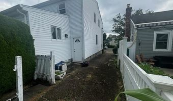 89 Hampton Ave, Albertson, NY 11507