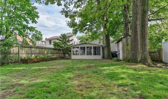 57 Park Dr, East Providence, RI 02915