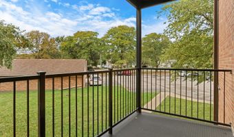 1107 S Old Wilke Rd 201, Arlington Heights, IL 60005