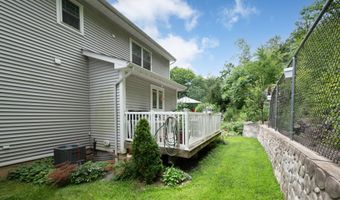 46 Stetson Pl 46, Danbury, CT 06811