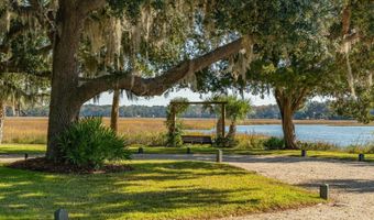 25 River Pl, Beaufort, SC 29906