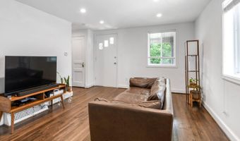 561 45TH St NE, Washington, DC 20019
