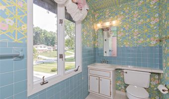 191 Parkview Dr, Aurora, OH 44202