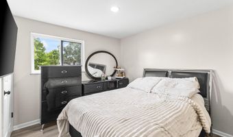 5044 Albany Dr, Columbus, OH 43232