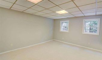 639 Lakeshore Dr, Berkeley Lake, GA 30096