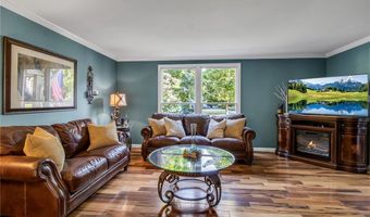 7 Shalamar Ct, Amherst, NY 14068