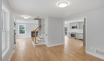 14 Elaine Dr, Hopkinton, RI 02833