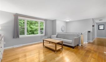 111 Bramble Bush Rd, Coventry, RI 02816