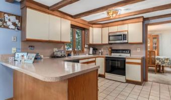 66 Foxglove Dr, Cranston, RI 02920