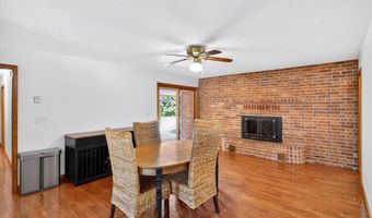 1635 Oak Dr, Aurora, MO 65605