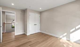 415 N Haddow Ave, Arlington Heights, IL 60004